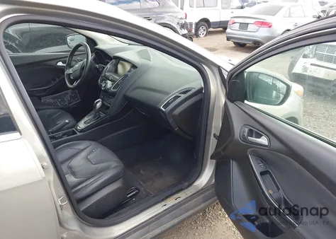 2015 Ford Focus Titanium из США, поврежденный, VIN 1FADP3N29FL322609